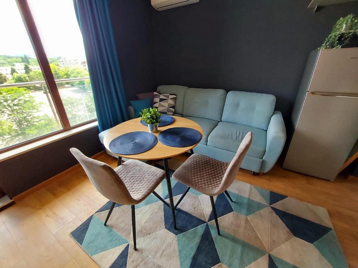 Grey Apartment Warna Exterior foto